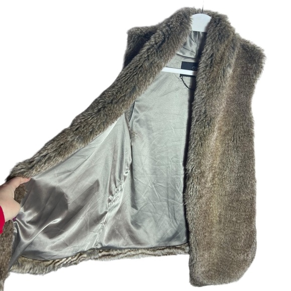 Tart Collections Kyla Vest Faux Fur Brown/Grayish Taupe, Size Small - Picture 5 of 9